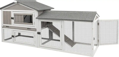 Removable tray of the rabbit hutch for easy cleaning