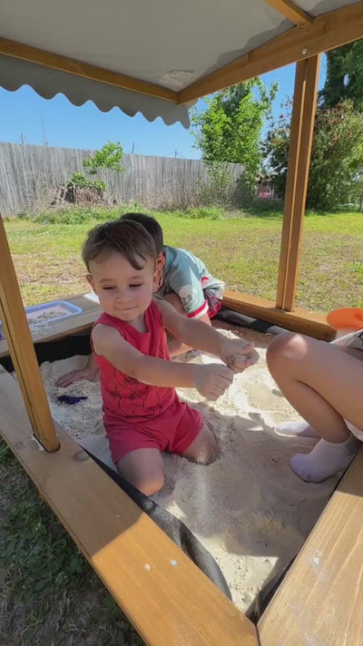 PETSCOSSET Wooden Sandbox with Cover, Outdoor Sand Box with Lid 2 Side Buckets,Brown